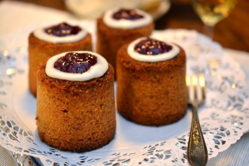 Runebergintorttu (gâteau de Runeberg)